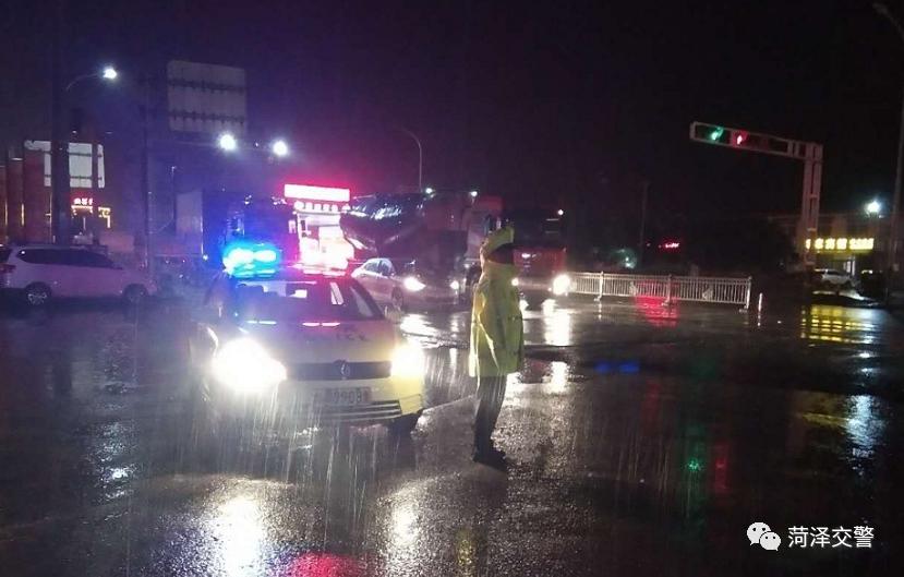 苏州暴雨最新消息，暴雨中的温情故事