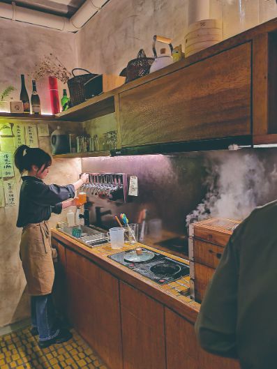 探索小巷深处的宝藏小店，最新致富经视频带你走向不一样的致富之路